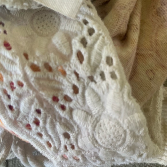 Decree| Red/Orange Paisley Pattern Top - Picture 7 of 7